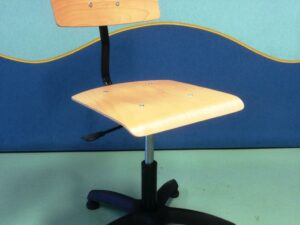 CHAISE                                            .